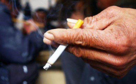 电子烟的危害大还是纸烟的危害大？