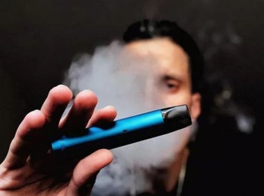 电子烟可以充电时使用吗？