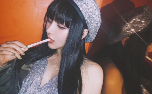 现在很多女生抽电子烟是为啥？