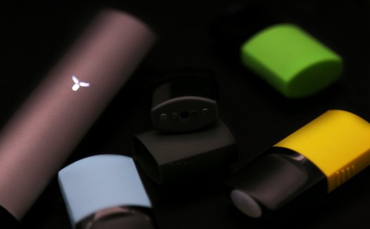 yooz电子烟可以自己加烟油吗？