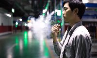 电子烟抽着没击喉感什么原因？