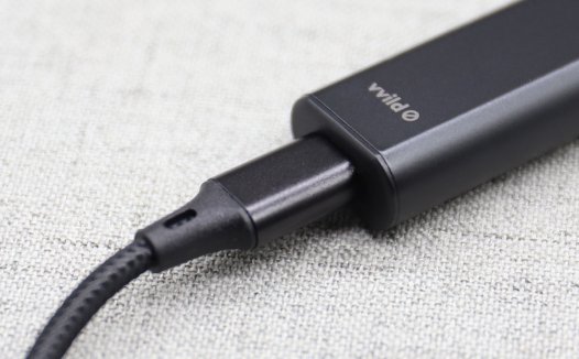 小野电子烟充电指示灯是什么颜色？