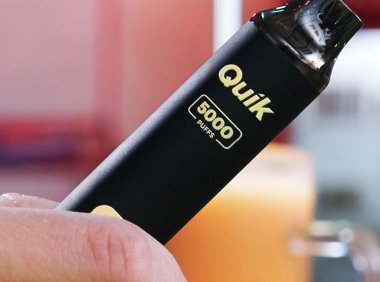 QUIK电子烟味道:多种水果口味带来丰富体验